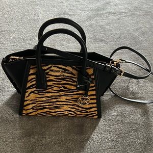 NEW, SM TZ SATCHEL MICHAEL KORS